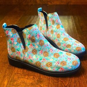 NWOT Neat Vibes Labradoodle Flower boots, size 7!